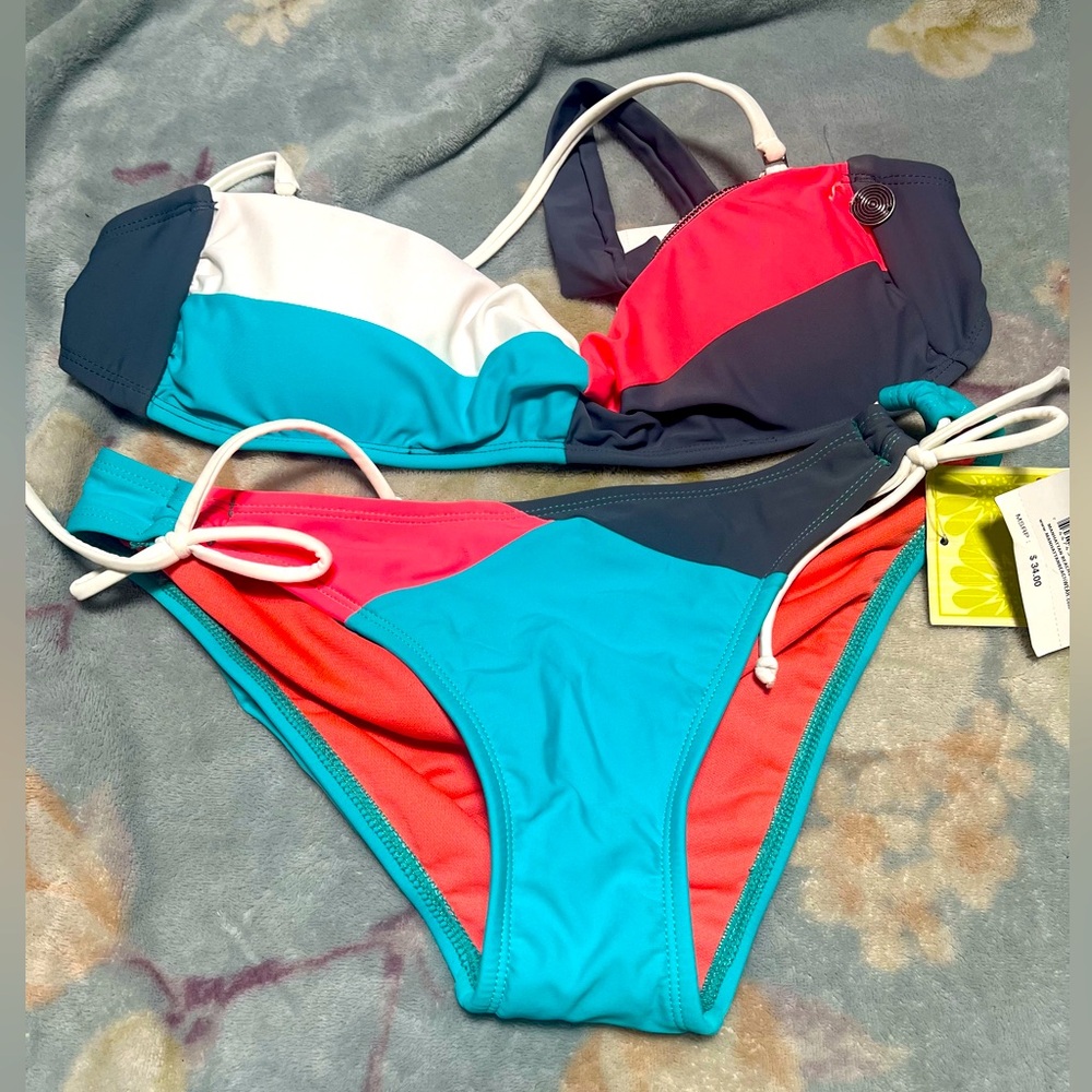 New HOBIE women’s 2 piece swimsuit size L.